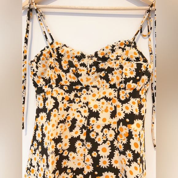 FLOWER PRINTED DRESS (LONG WEEKEND SALE) - Picture 3 of 5